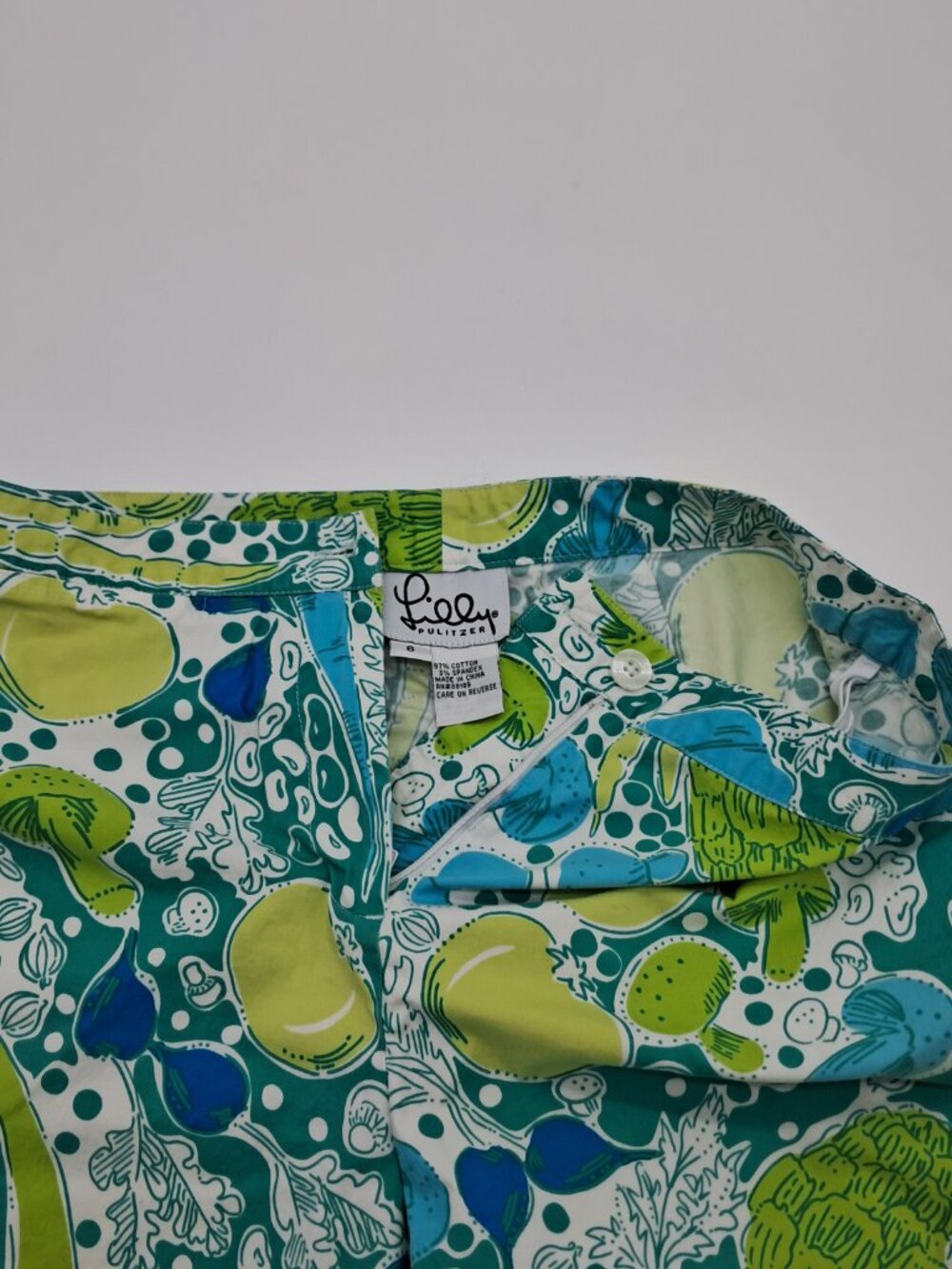 Lilly Pulitzer Steamed Vegetable Capri Pants Size 6 Green/Blue/Teal - Picture 4 of 8